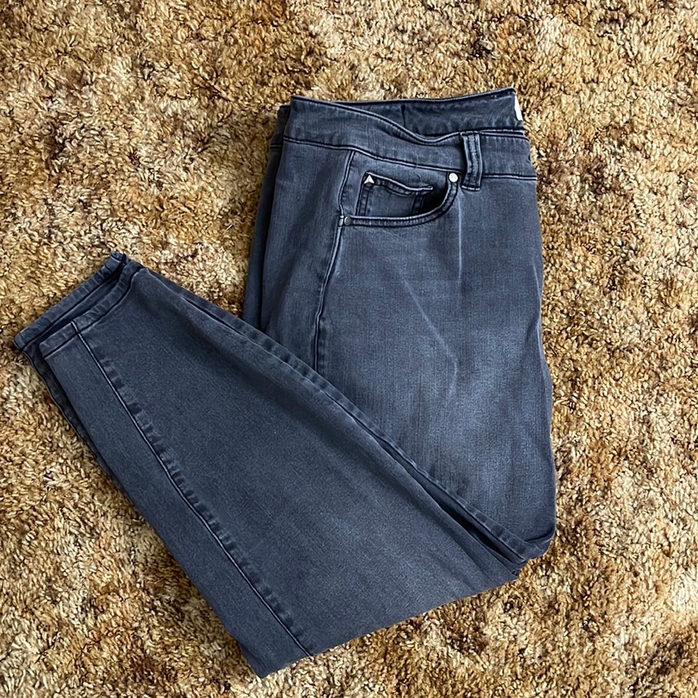 Super comfortable stretchy skinny jeans!